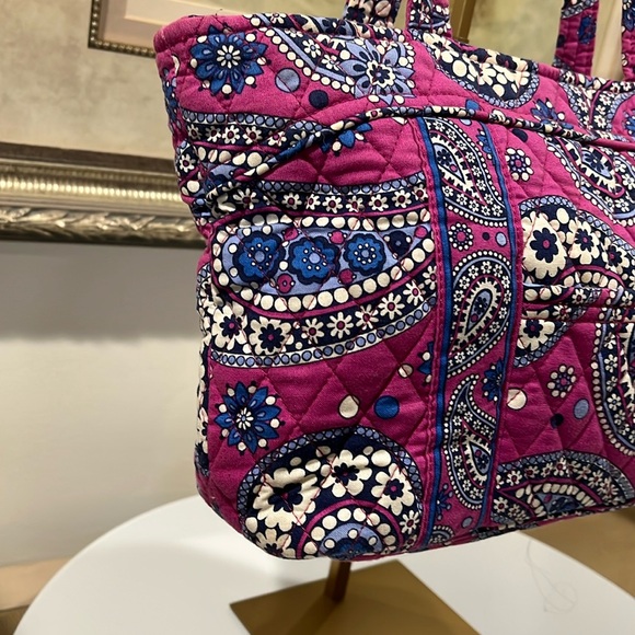 Vera Bradley Pink & Blue Paisley Shoulder Bag EUC - Picture 8 of 11